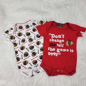 NHL Hockey Apparel 2 Chicago Blackhawks short sleeve one piece size 0-3 months